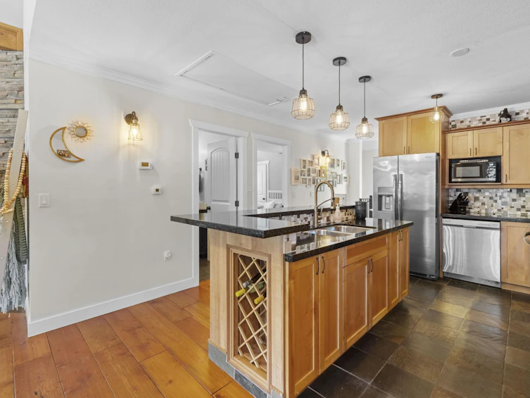 311 Spruce Street, Cultus Lake, BC, V2R 4Y7 - 9