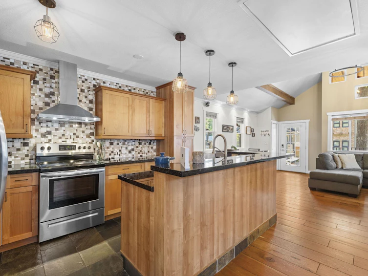 311 Spruce Street, Cultus Lake, BC, V2R 4Y7 - 8