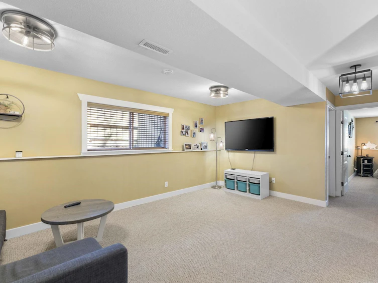 311 Spruce Street, Cultus Lake, BC, V2R 4Y7 - 26