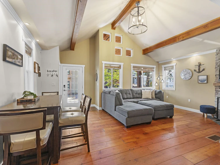 311 Spruce Street, Cultus Lake, BC, V2R 4Y7 - 3