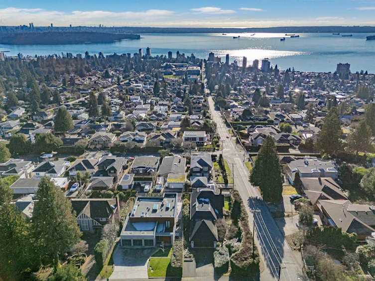 2198 Rosebery Avenue, West Vancouver, BC, V7V 2Z7 - 36