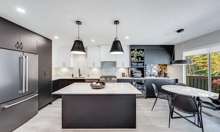 127-2998 Robson Drive