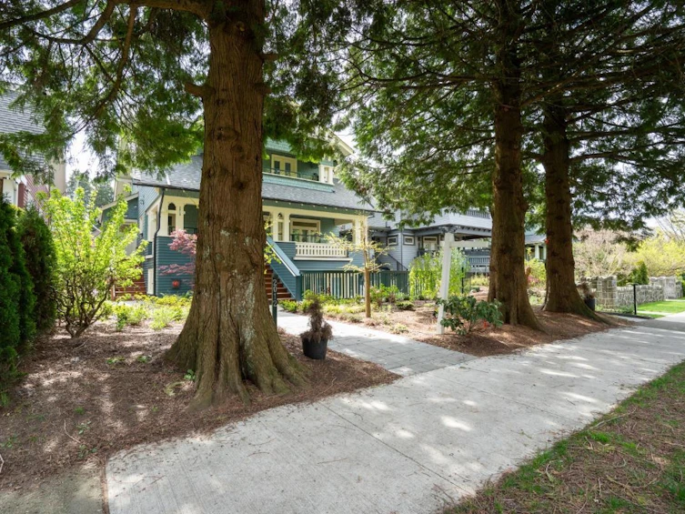 2012 W 15th Avenue, Vancouver, BC, V6J 2L5 - 2