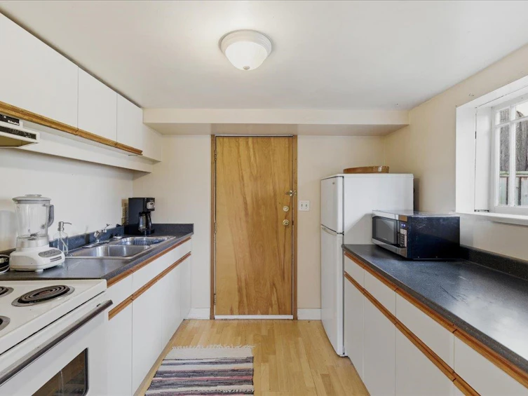 706 W 24th Avenue, Vancouver, BC, V5Z 2B8 - 30