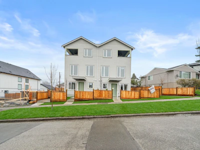 3-3581 Haida Drive - 2