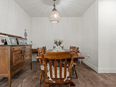 209-5384 Tyee Lane - 4