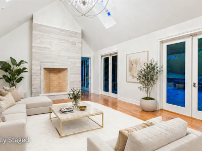 4742 Drummond Drive - 2
