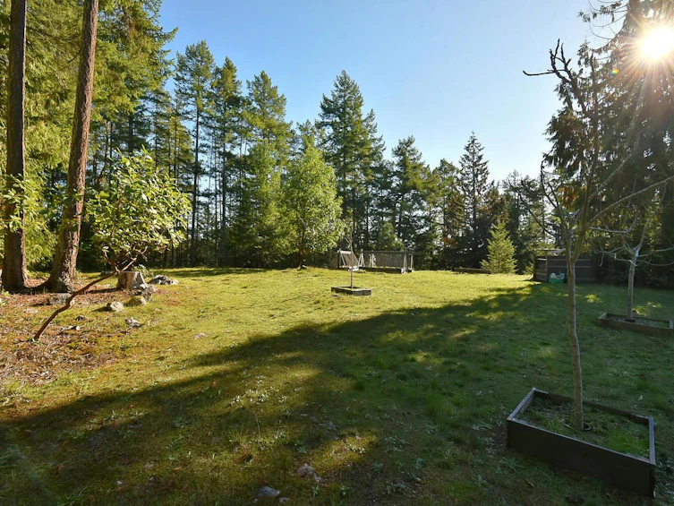 10113-10131 Mercer Road, Halfmoon Bay, BC, V7Z 1B7 - 13