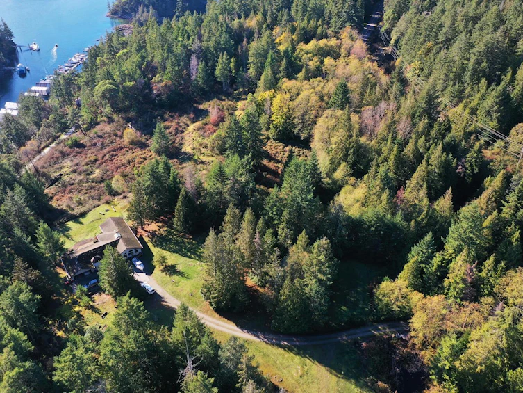 10113-10131 Mercer Road, Halfmoon Bay, BC, V7Z 1B7 - 5