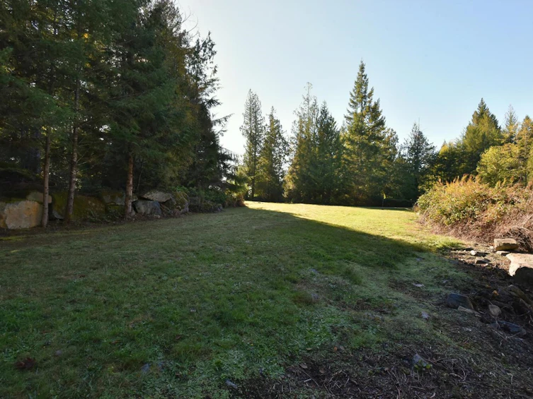 10113-10131 Mercer Road, Halfmoon Bay, BC, V7Z 1B7 - 11