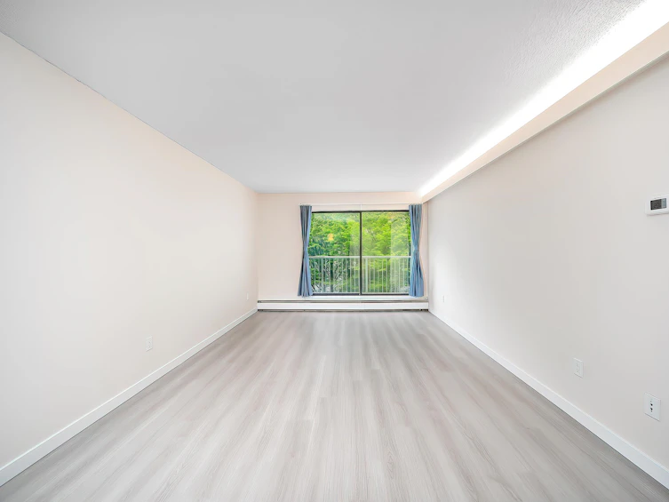 326-8500 Lansdowne Road, Richmond, BC, V6X 3G4 - 6