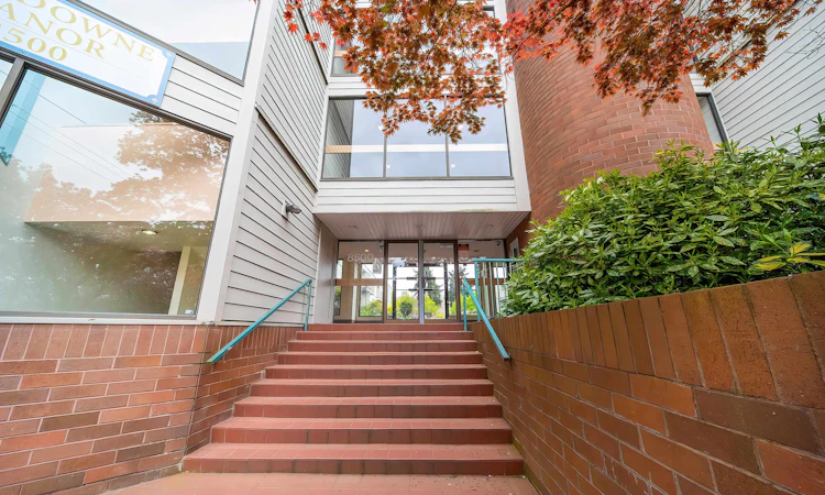 326-8500 Lansdowne Road