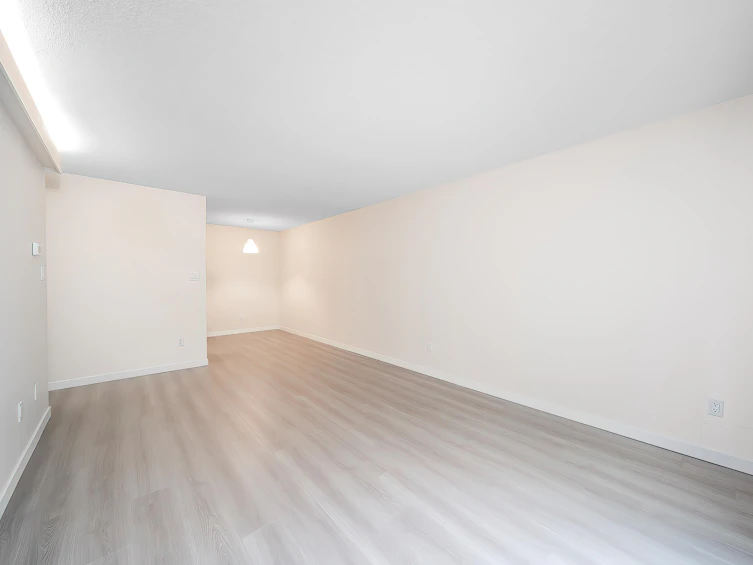 326-8500 Lansdowne Road, Richmond, BC, V6X 3G4 - 3