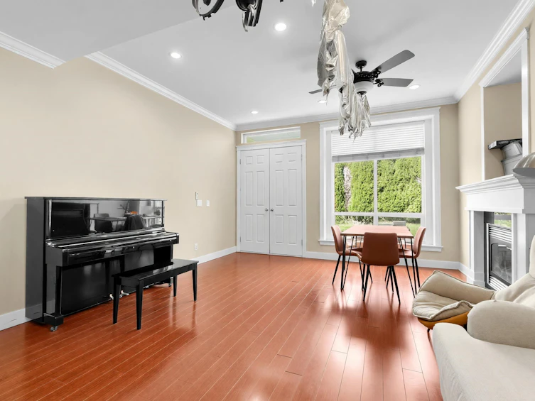 5880 Irmin Street, Burnaby, BC, V5J 1Y9 - 7