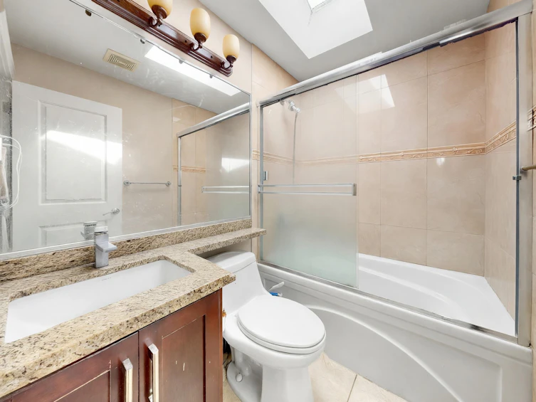 5880 Irmin Street, Burnaby, BC, V5J 1Y9 - 19