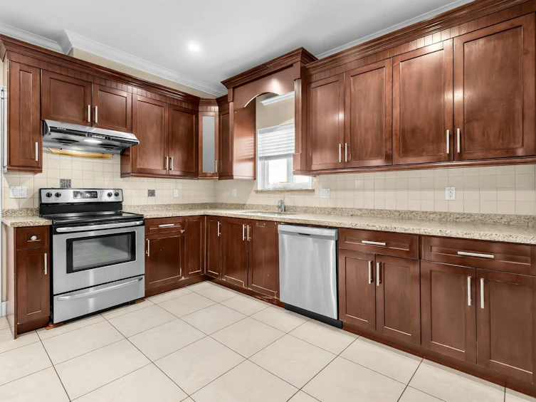 5880 Irmin Street, Burnaby, BC, V5J 1Y9 - 10