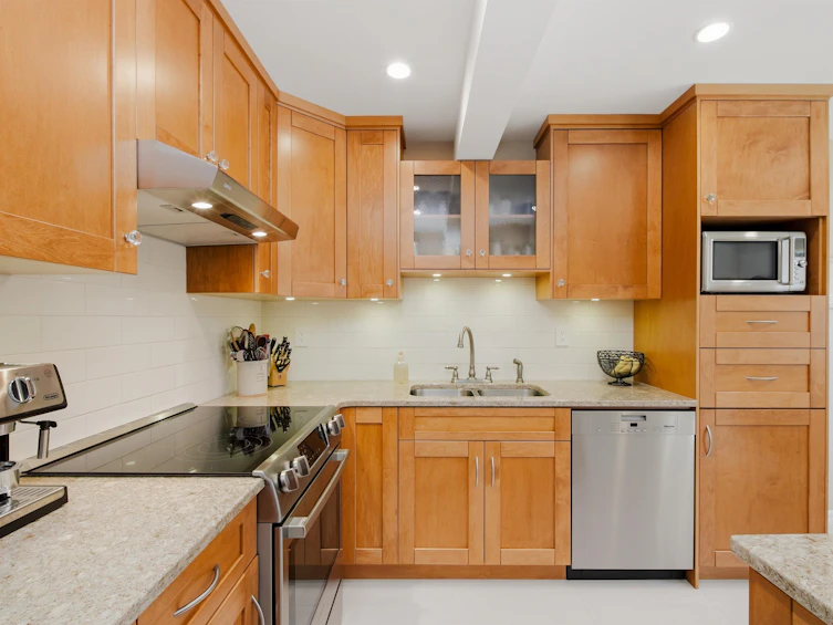 3862 Pentland Court, Burnaby, BC, V3N 4L4 - 9