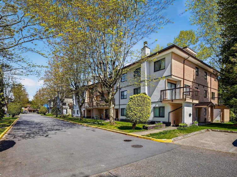 101-7120 133 Street, Surrey, BC, V3W 7Z7