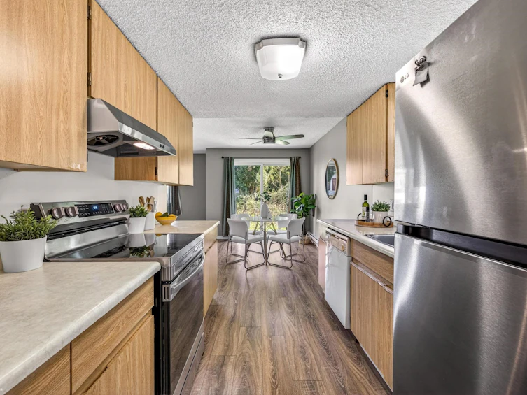 101-7120 133 Street, Surrey, BC, V3W 7Z7 - 7