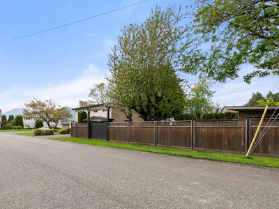 10218 Oval Drive - 5