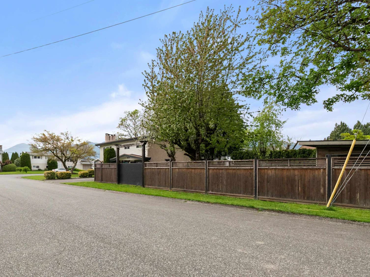 10218 Oval Drive, Chilliwack, BC, V2P 6S7 - 5