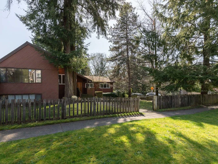 3186 W 42nd Avenue, Vancouver, BC, V6N 3H2
