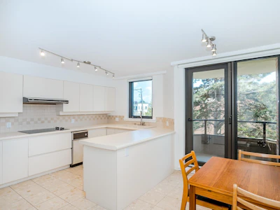 302-2189 W 42nd Avenue - 5