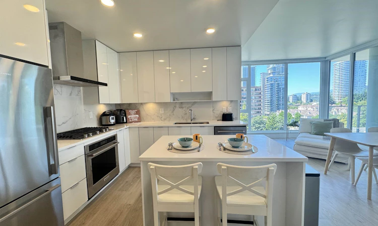608-555 Sydney Avenue