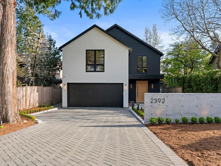 2392 Lawson Avenue, West Vancouver, BC, V7V 2E6