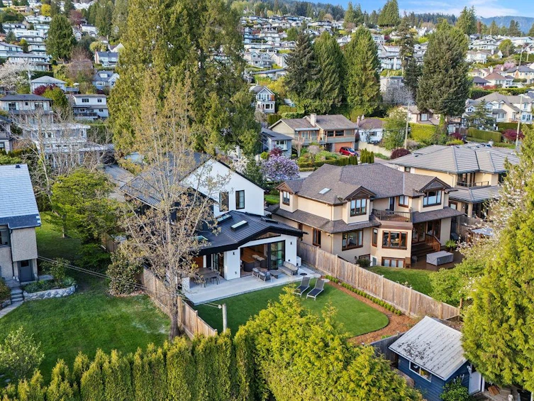 2392 Lawson Avenue, West Vancouver, BC, V7V 2E6 - 39