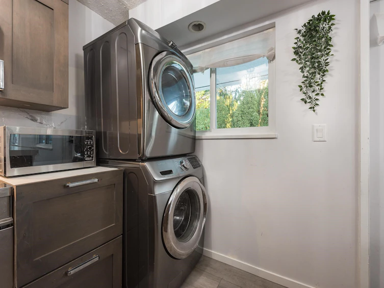 9089 Pemberton Place, Delta, BC, V4C 3J6 - 9