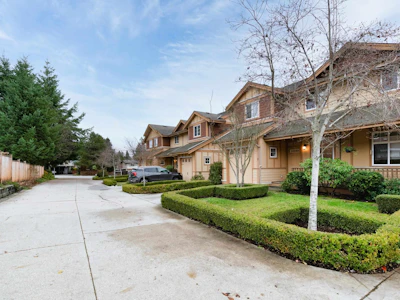 3-811 North Road - 2