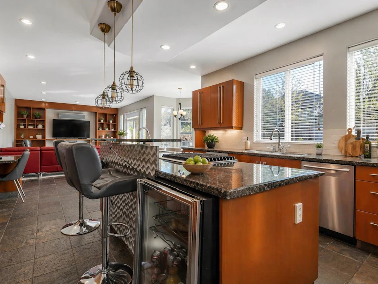 10033 181 Street, Surrey, BC, V4N 5B5 - 10