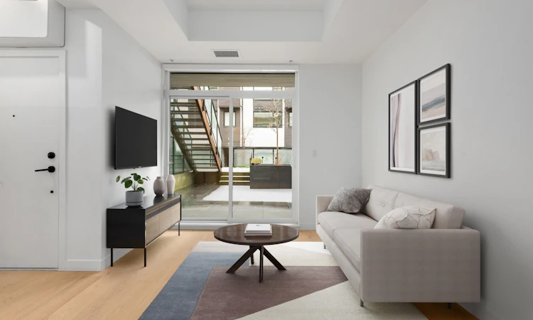 122-650 E 2nd Street