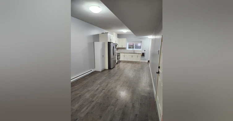 3417 Devonshire Avenue, Coquitlam, BC, V3E 0B2 - 4