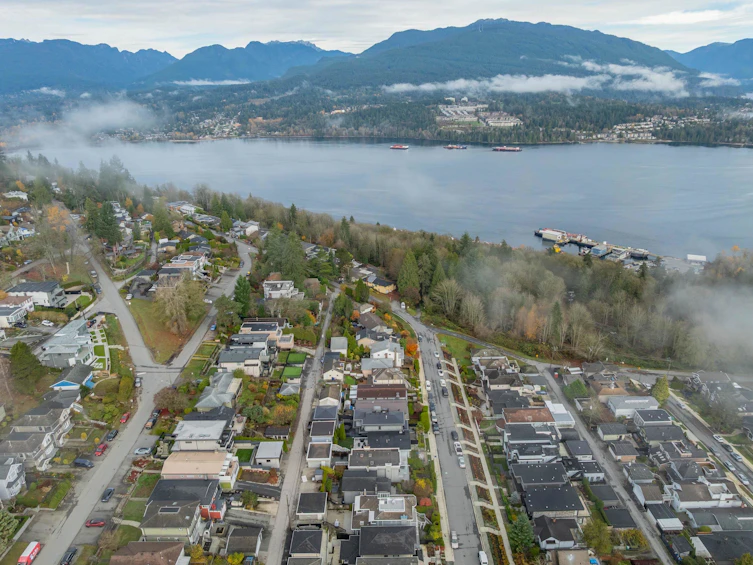 211 N Warwick Avenue, Burnaby, BC, V5B 1K8 - 26