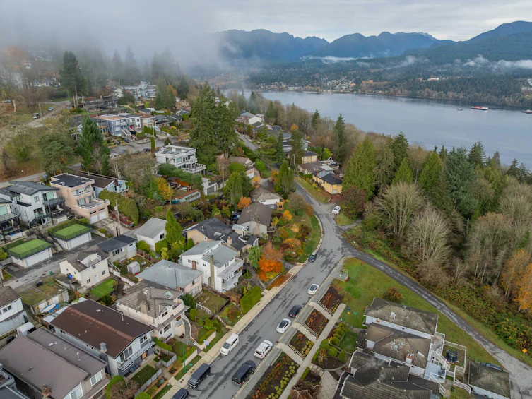 211 N Warwick Avenue, Burnaby, BC, V5B 1K8 - 23