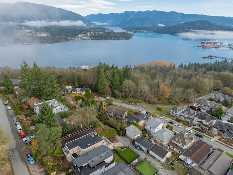 211 N Warwick Avenue, Burnaby, BC, V5B 1K8 - 20