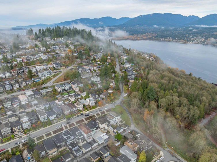 211 N Warwick Avenue, Burnaby, BC, V5B 1K8 - 30