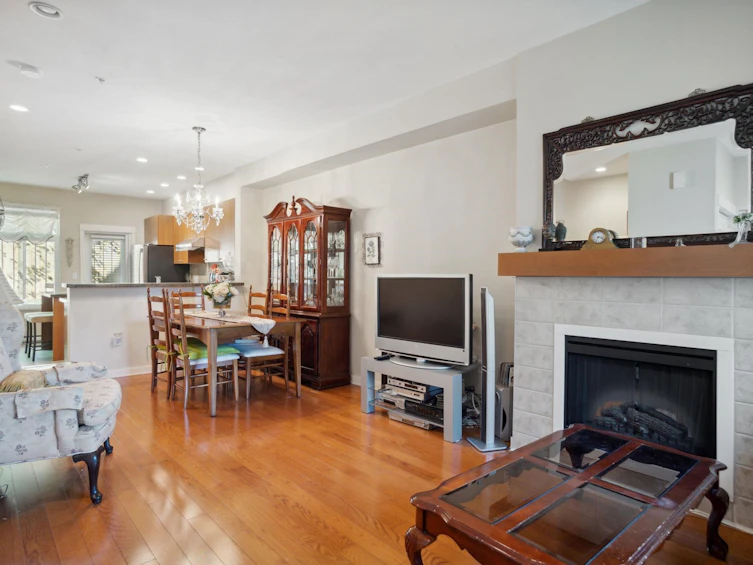 7411 Columbia Street, Vancouver, BC, V5X 4X4 - 7