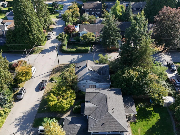 2405 Lloyd Avenue, North Vancouver, BC, V7P 2P6 - 6
