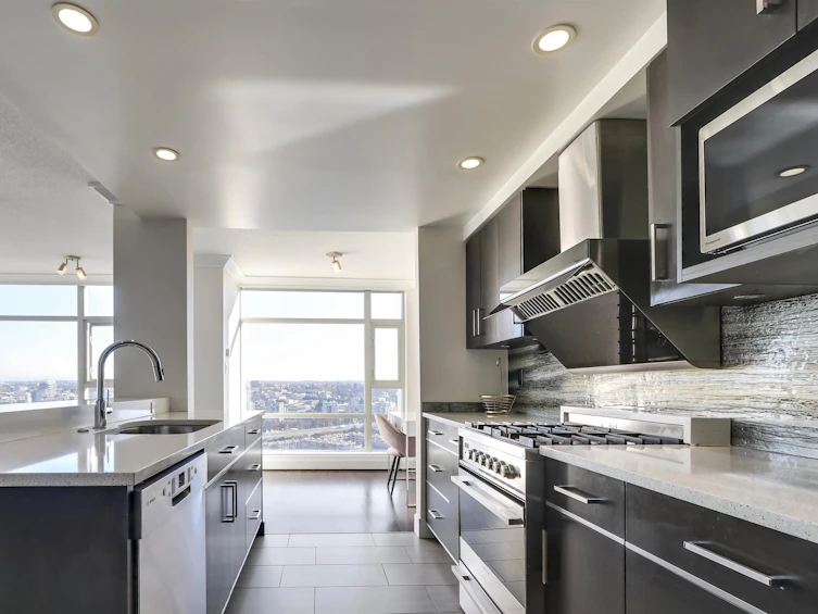 3002-1199 Marinaside Crescent, Vancouver, BC, V6Z 2Y2 - 4