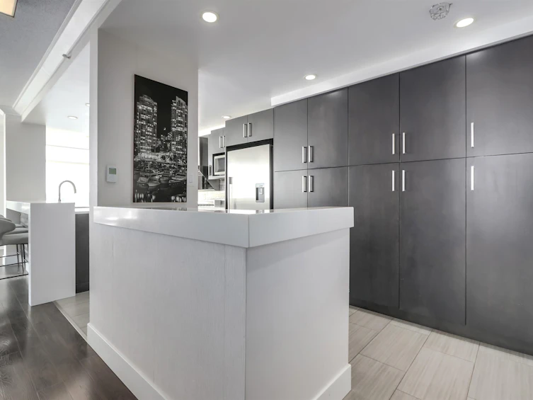 3002-1199 Marinaside Crescent, Vancouver, BC, V6Z 2Y2 - 6