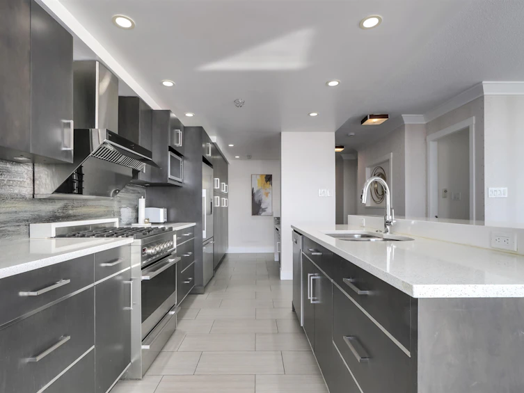 3002-1199 Marinaside Crescent, Vancouver, BC, V6Z 2Y2 - 5