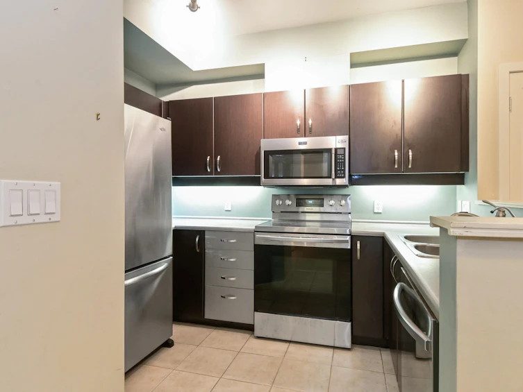 105-10866 City Parkway, Surrey, BC, V3T 5W9 - 8