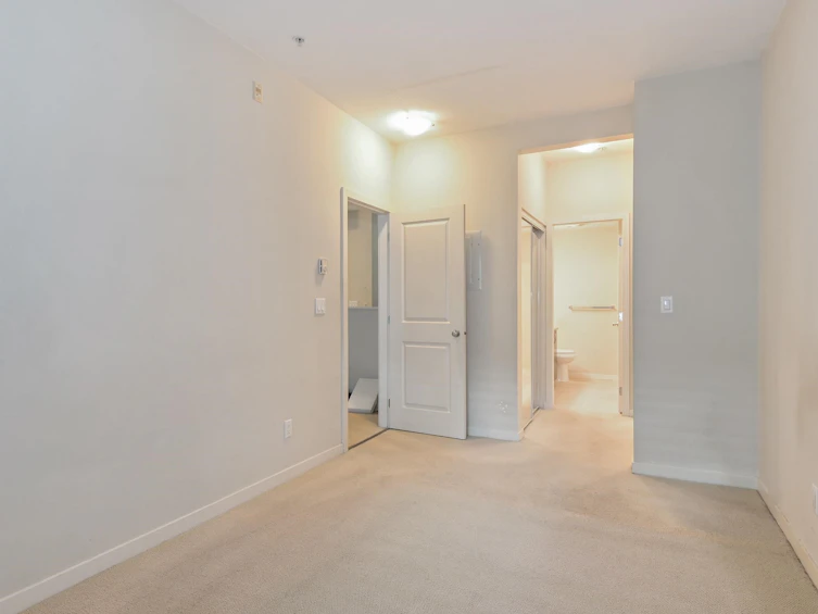 105-10866 City Parkway, Surrey, BC, V3T 5W9 - 11