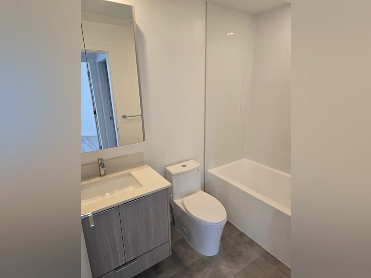 521-13968 Laurel Drive, Surrey, BC, V3T 1A8 - 6