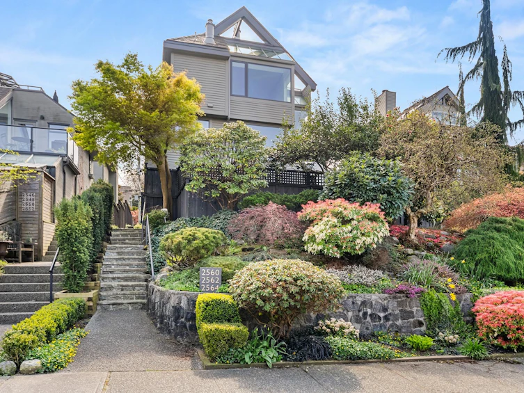 2564 W 1st Avenue, Vancouver, BC, V6K 1G7 - 2