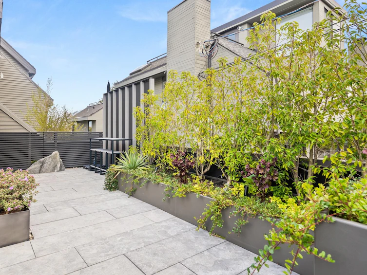 2564 W 1st Avenue, Vancouver, BC, V6K 1G7 - 10
