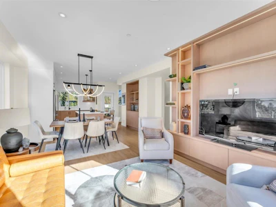 4-10392 240a Street - 4